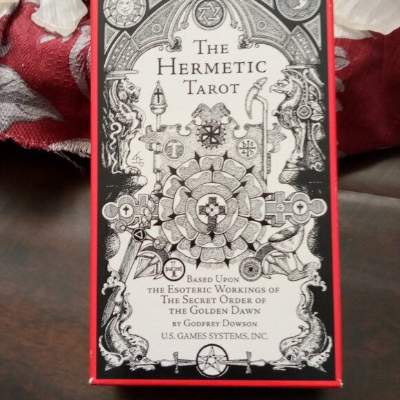 Hermetic Tarot by US games - Picture 2 of 3